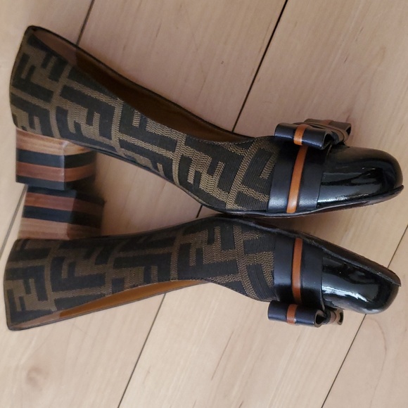 Fendi. Flash $ - Picture 6 of 7